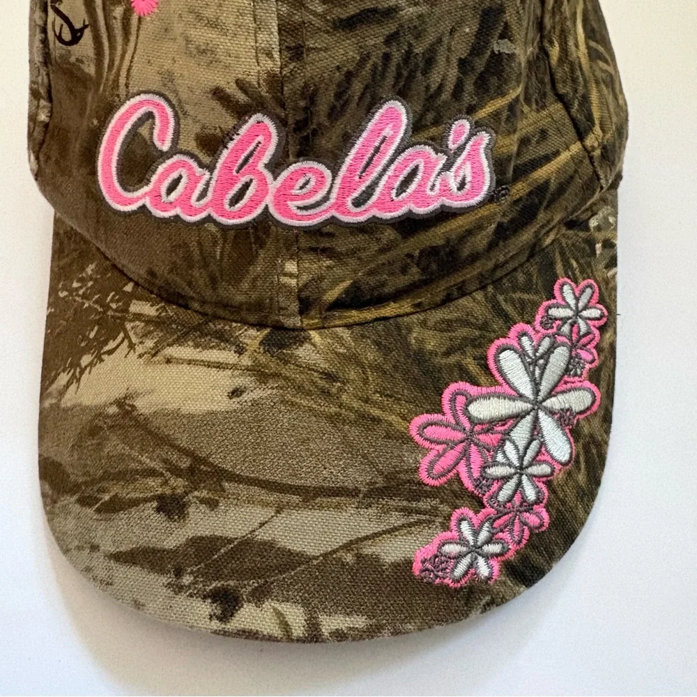Cabela’s Hat‎ Cap Strap Back Youth Girl Camo Hunting Adjustable Pink Logo Floral